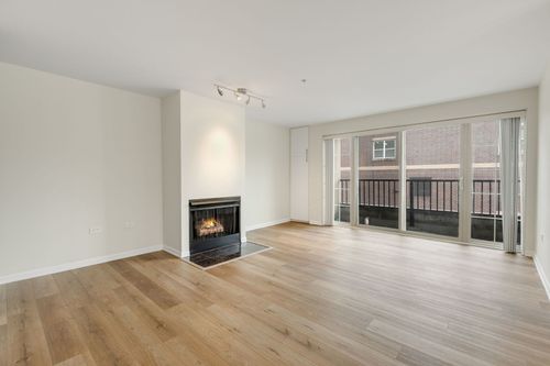 unit-202-1800 Dewes St, Glenview, IL, 60025-4375 | Card Image