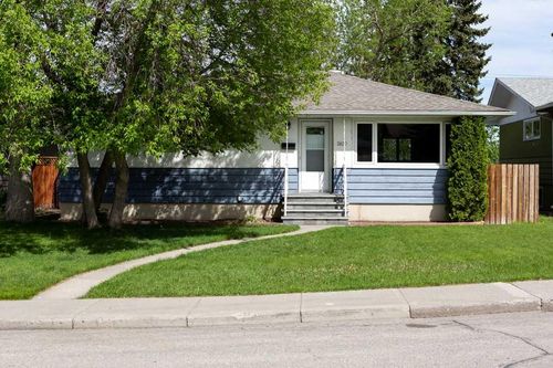 2620 38 St Sw, Calgary, AB, T3E3E8 | Card Image
