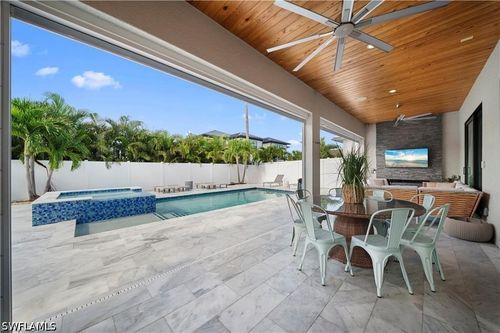 828 100th Ave N, NAPLES, FL, 34108-2242 | Card Image