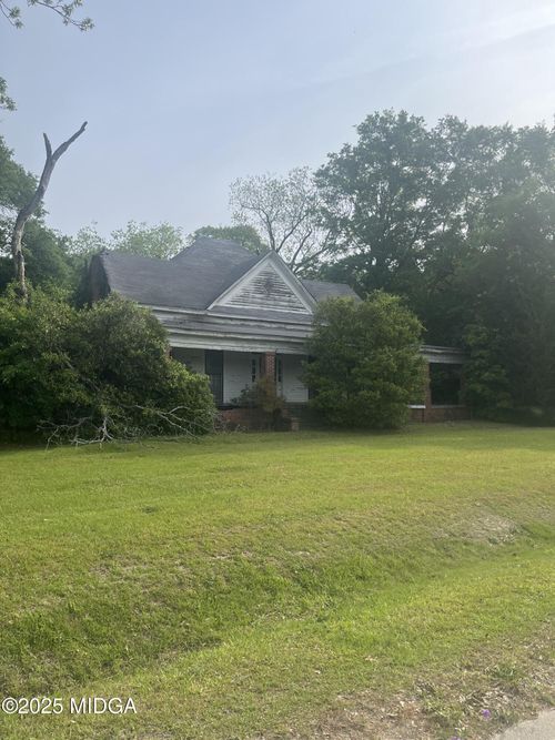 8335 Eisenhower Pkwy, Lizella, GA, 31052-3800 | Card Image