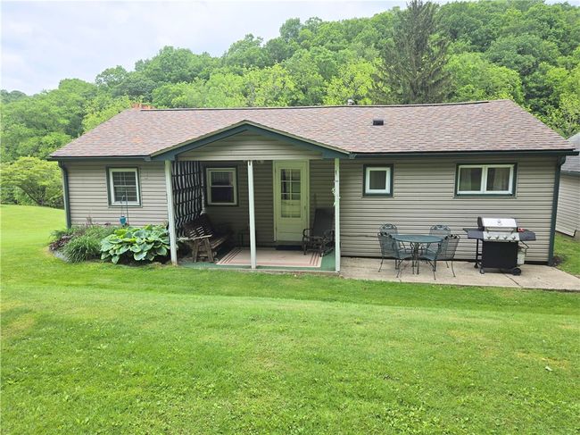 1126 Slate Point Rd, House other with 3 bedrooms, 1 bathrooms and 1 parking in Vandergrift PA | Image 33