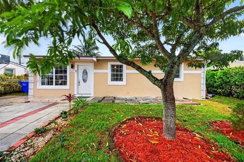 721 N 69th Ave, Hollywood, FL, 33024-7421 | Card Image