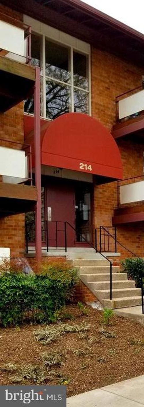apt-118-214 Locust St Se, VIENNA, VA, 22180-4647 | Card Image