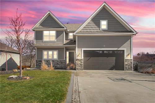 5037 Nw Timberline Drive, Riverside, MO, 64150 | Card Image