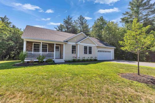 44 Richmond Dr, Concord, NH, 03303-1944 | Card Image