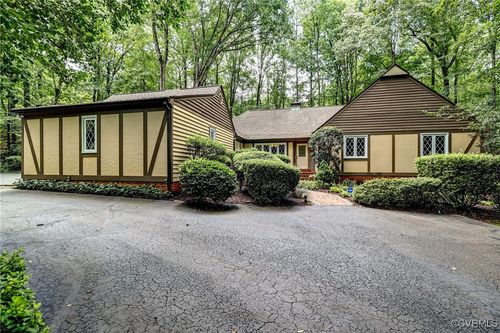 2440 Camelback Rd, North Chesterfield, VA, 23236-1533 | Card Image