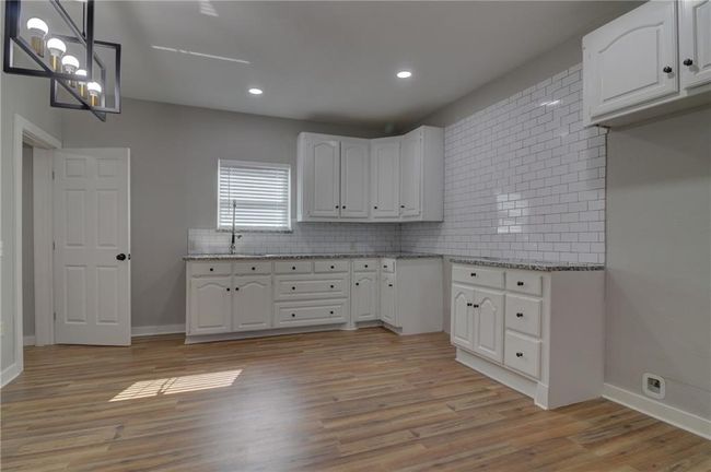 153 E Norway St, House other with 3 bedrooms, 1 bathrooms and 3 parking in Walnut Springs TX | Image 10