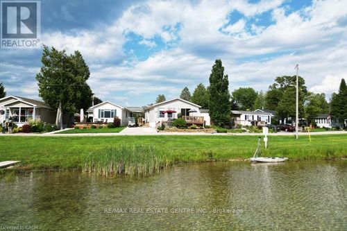 27 Trillium Beach Pvt Drive, Puslinch, ON, N0B2J0 | Card Image