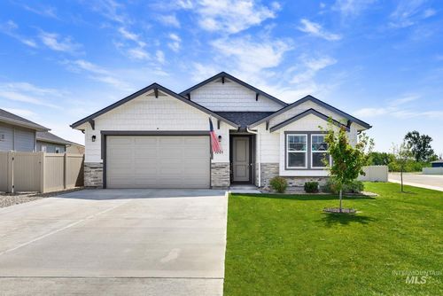 1001 E Pursuit Dr, Kuna, ID, 83634-5621 | Card Image