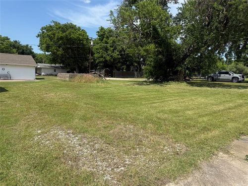 417 W 8th St, Wewoka, OK, 74884-3132 | Card Image