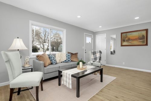 4533 Welcome Ave N, Crystal, MN, 55422-1166 | Card Image