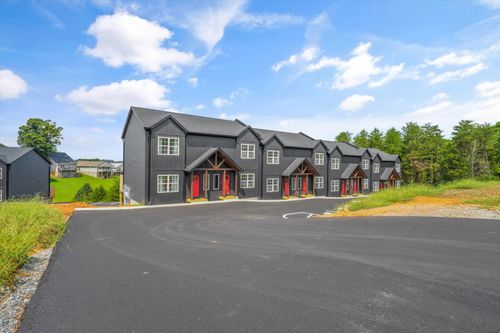 1477 William Holt Blvd, Sevierville, TN, 37862-6309 | Card Image