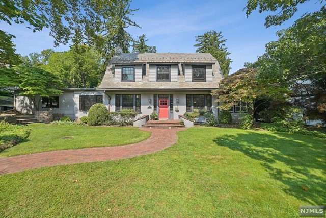 Honeysuckle Ave, West Orange, NJ 07052