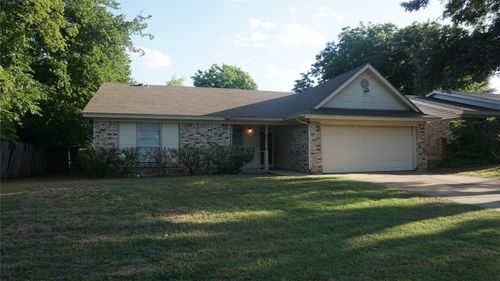 4704 Aspen Way, Haltom City, TX, 76137-2166 | Card Image