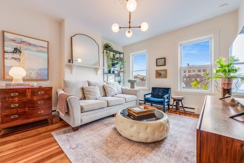 apt-3-39 Story St, Boston, MA, 02127-3778 | Card Image