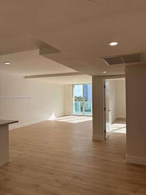 520-19390 Collins Ave, Sunny Isles Beach, FL, 33160-2200 | Card Image