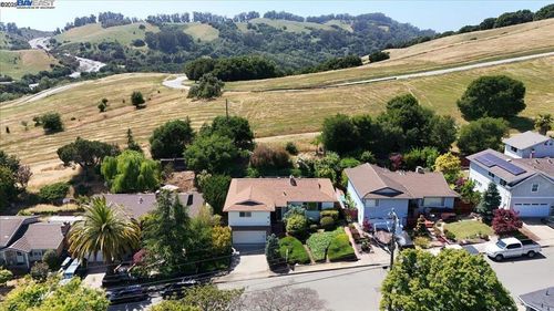 3554 Arcadian Ct, Castro Valley, CA, 94546-1119 | Card Image