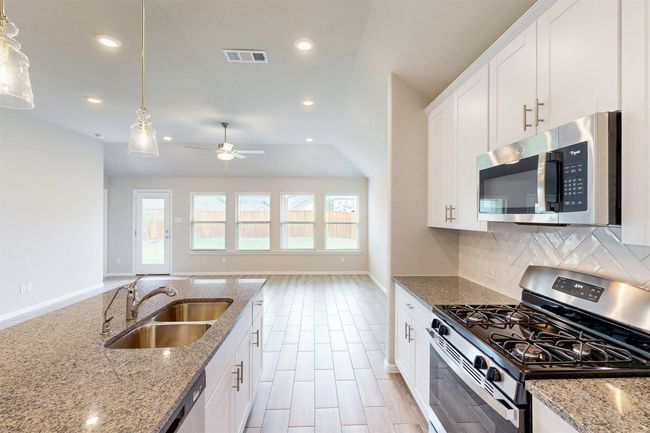 1106 Linwood Dr, House other with 4 bedrooms, 2 bathrooms and null parking in Justin TX | Image 21