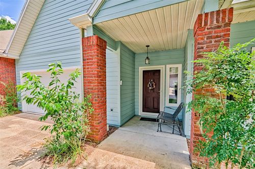 10529 28th Ln, GAINESVILLE, FL, 32606-7521 | Card Image