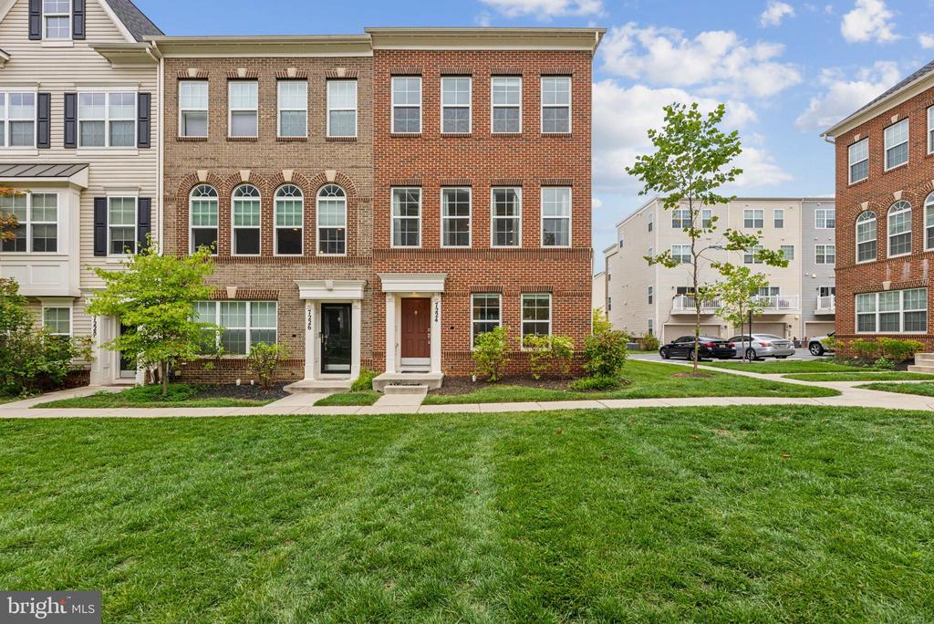 Barrberry Ln, Beltsville, MD 20705
