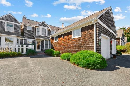40 Fox Dr, Narragansett, RI, 02882-4841 | Card Image