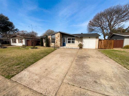 8541 Strathmore Dr, Dallas, TX, 75238-3849 | Card Image