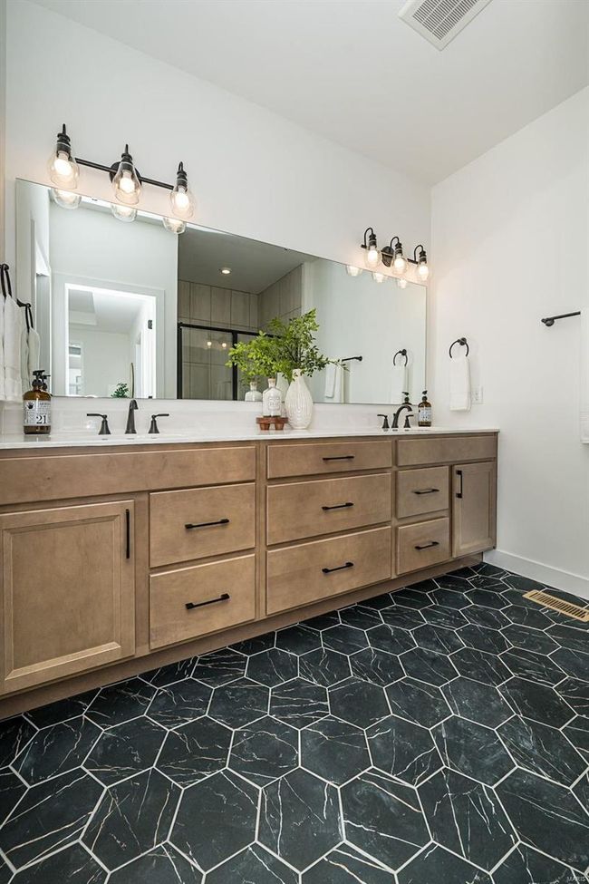 41-807 - 8908 Gateway Cir, House other with 3 bedrooms, 4 bathrooms and null parking in Saint Louis MO | Image 26