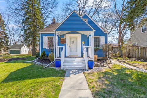 35541 Glenwood Rd, Wayne, MI, 48184-1120 | Card Image