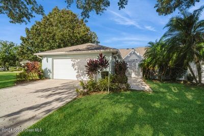 866 Oakwood Drive, Townhouse with 2 bedrooms, 2 bathrooms and null parking in Melbourne FL | Image 1