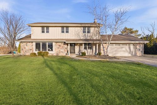 11116 N Riverland Court, MEQUON, WI, 53092 | Card Image