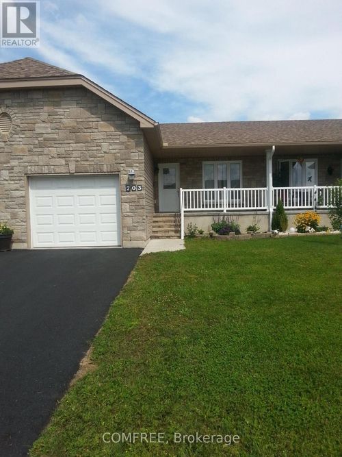 703 Aberdeen Street, Renfrew, ON, K7V0A3 | Card Image