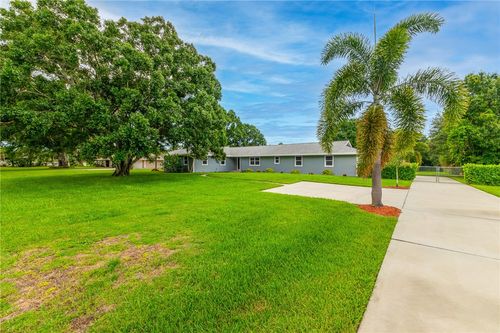 736 34th Ter, Vero Beach, FL, 32968-1226 | Card Image