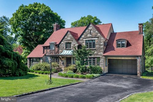 105 Stratford Ln, WALLINGFORD, PA, 19086-6032 | Card Image