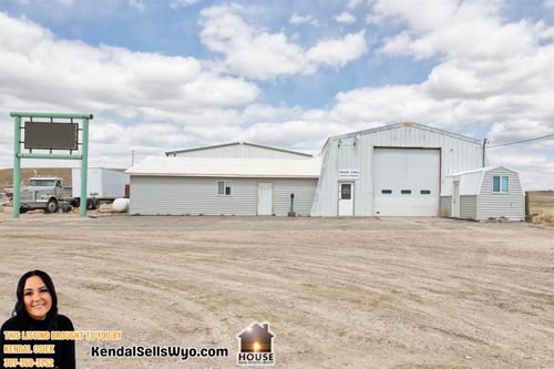 2336 E Richards St, Douglas, WY, 82633-8920 | Card Image