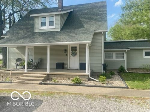 200 E Pine St, New Market, IN, 47965-5037 | Card Image