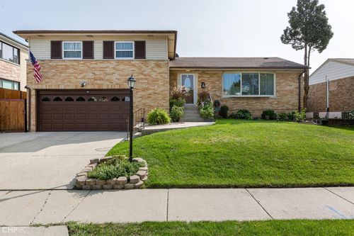 120 Concord Dr, Melrose Park, IL, 60160-2519 | Card Image