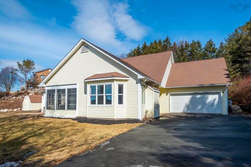 13434 Peggys Cove Rd, Upper Tantallon, NS, B3Z2J2 | Card Image
