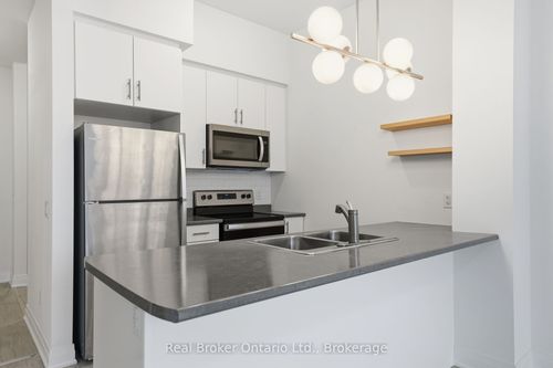 642-16 Concord Pl, Grimsby, ON, L3M0J1 | Card Image