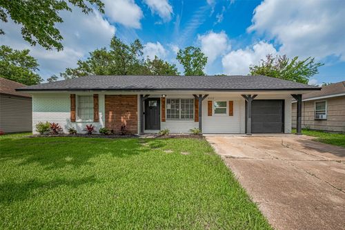 2112 Walnut Ln, Pasadena, TX, 77502-4036 | Card Image
