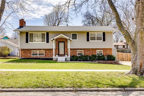 2909 W 26th St, Lawrence, KS, 66047-2701 | Card Image