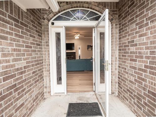 424 Blue Spruce Dr, Midwest City, OK, 73130-3222 | Card Image