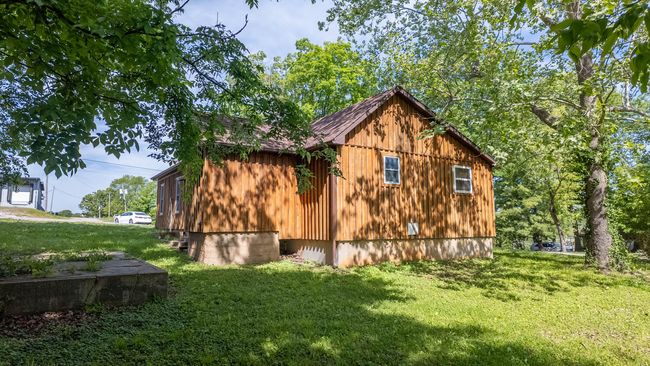 Home in town for sale thayer3 | Image 5