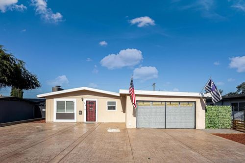 576 Jeffree St, El Cajon, CA, 92020-3804 | Card Image