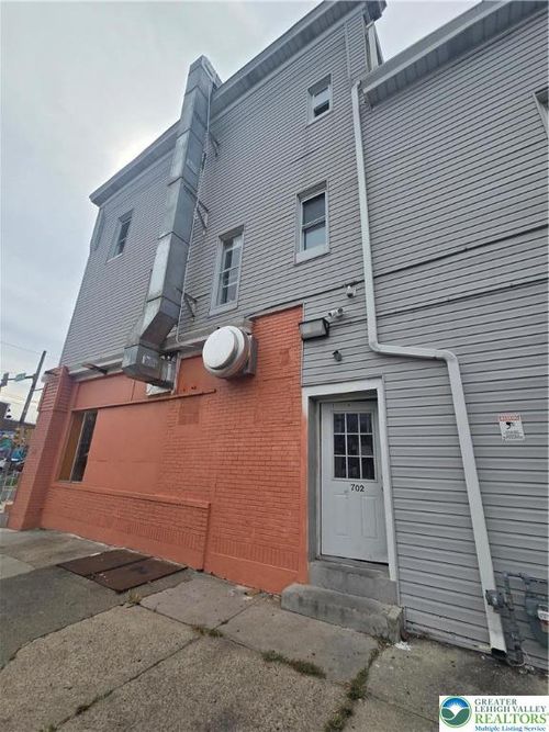 8-901 W Tilghman St, Allentown, PA, 18102-2224 | Card Image