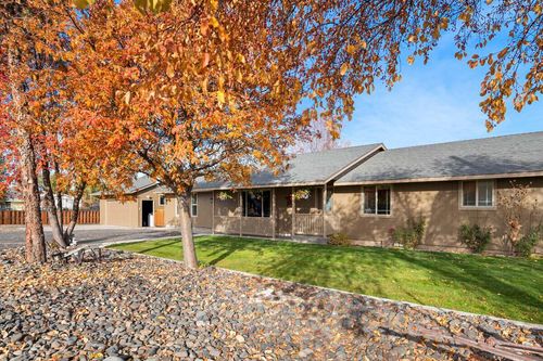 627 Nw Martingale Rd, Prineville, OR, 97754-9185 | Card Image