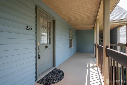 122-F Concordia Cir, Monroe, NJ, 08831-5216 | Card Image