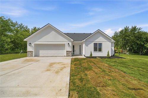 7847 Seneca Lake Rd, Ozawkie, KS, 66070-4137 | Card Image