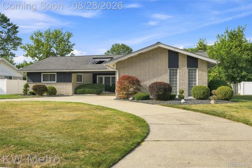 17700 Adrian Rd, Southfield, MI, 48075-1964 | Card Image