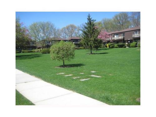 apt-11-1 Germonds Vlg, Bardonia, NY, 10954-1453 | Card Image