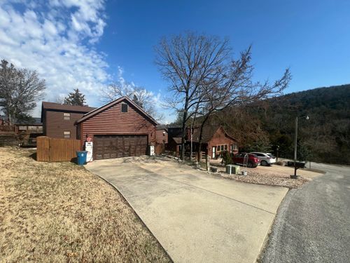 110 Pioneer Way, Hollister, MO, 65672-4996 | Card Image